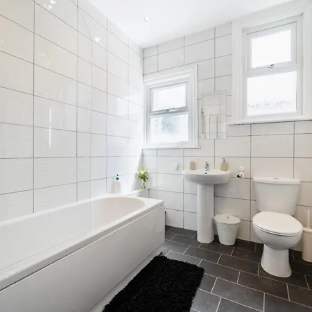 Love Island Apartment 5 Min Walk From Blackpool Tower Sleeps 12 Экстерьер фото