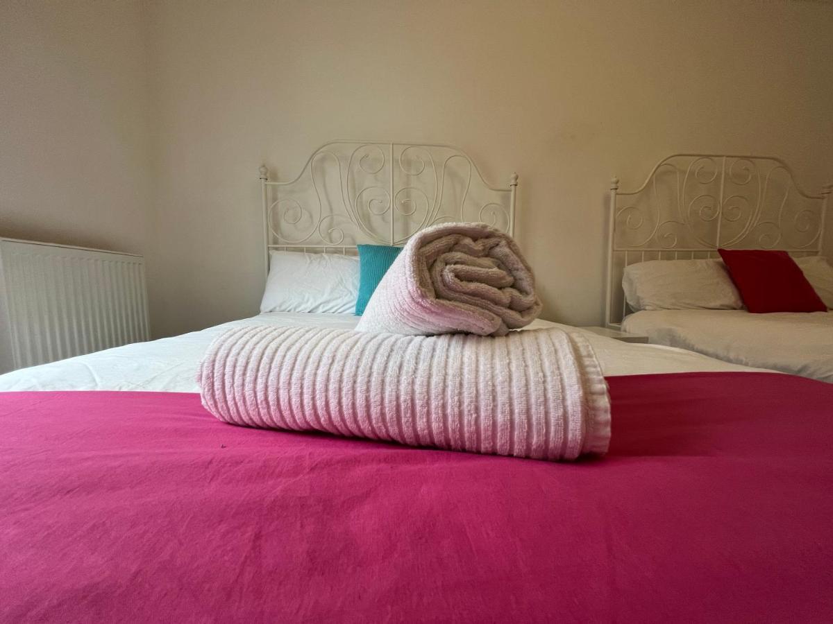 Island 5 Min Walk From Tower Sleeps 12 Appartamento Blackpool