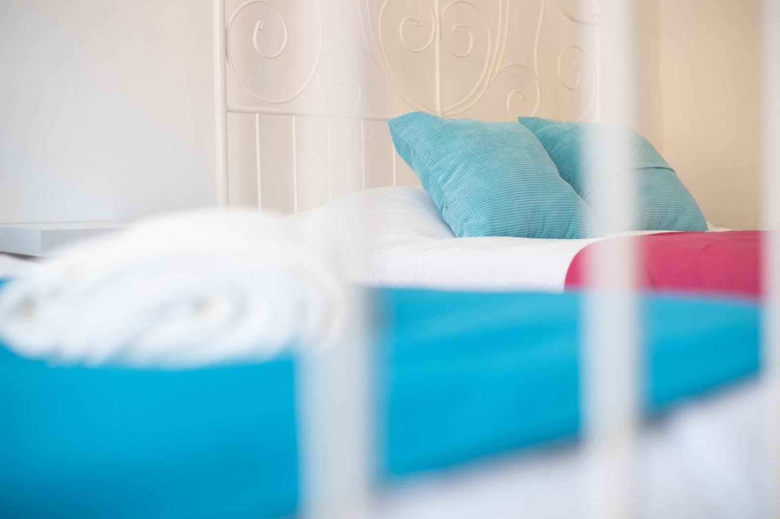 Апартаменты Island 5 Min Walk From Tower Sleeps 12 *
